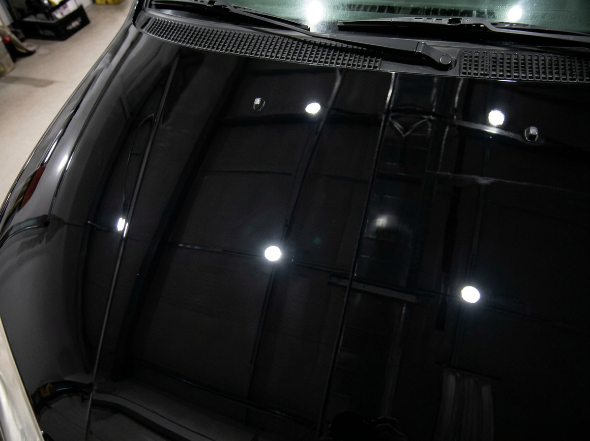 Same hood with mirror gloss after paint correction